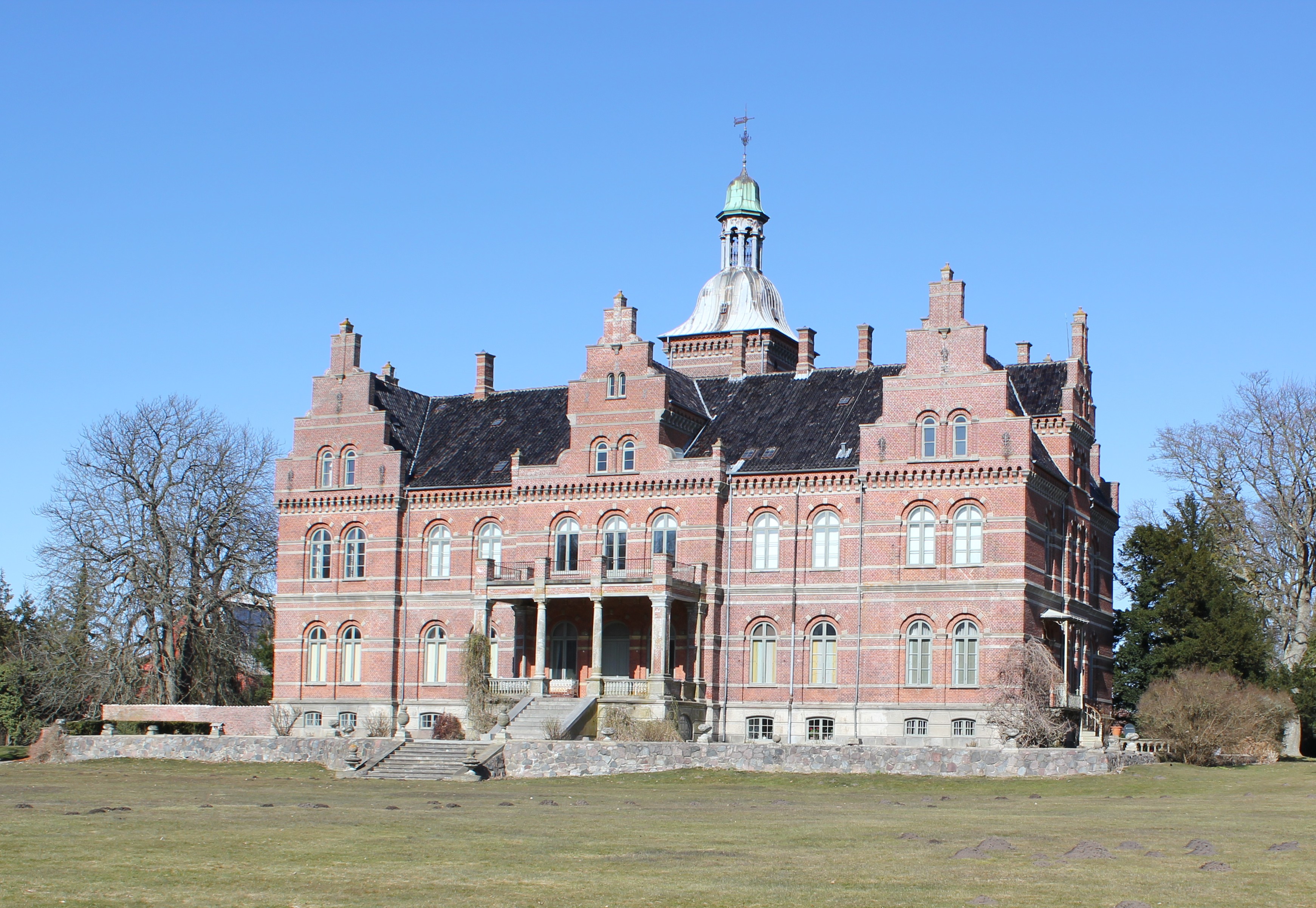 Fra krongods til 12 herregårde