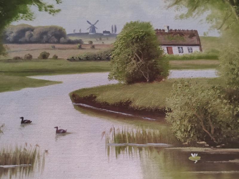 gammelt maleri af hus og sø