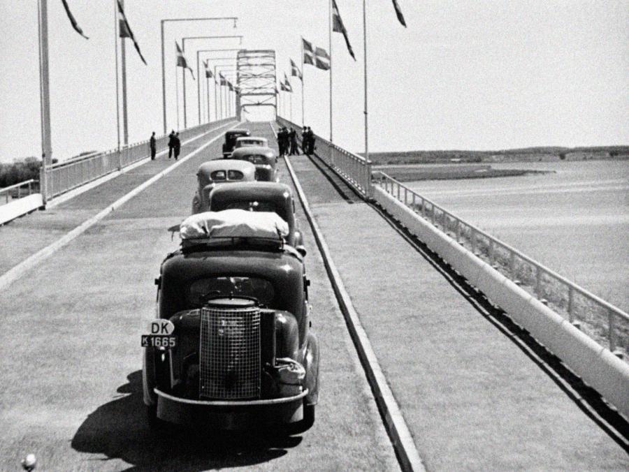 Indvielse af Dronning Alexandrines Bro 1943. Foto fra Filminstituttets streamingtjeneste: "Danmark på film"